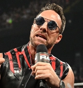 WWE променили огромни планове за LA Knight