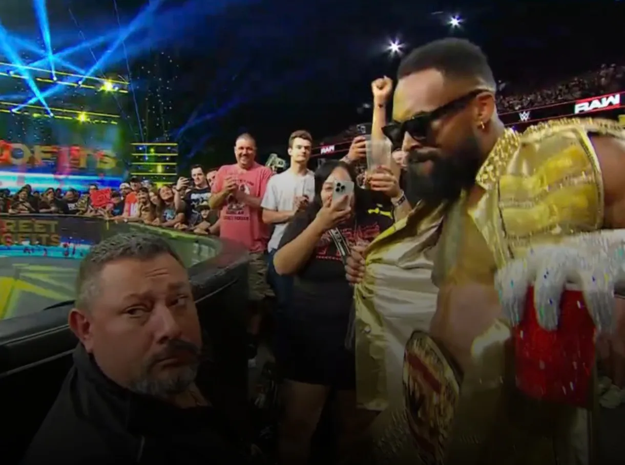 Охранител съди WWE и Montez Ford