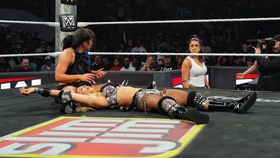 Bayley все още не е подписала нов договор с WWE